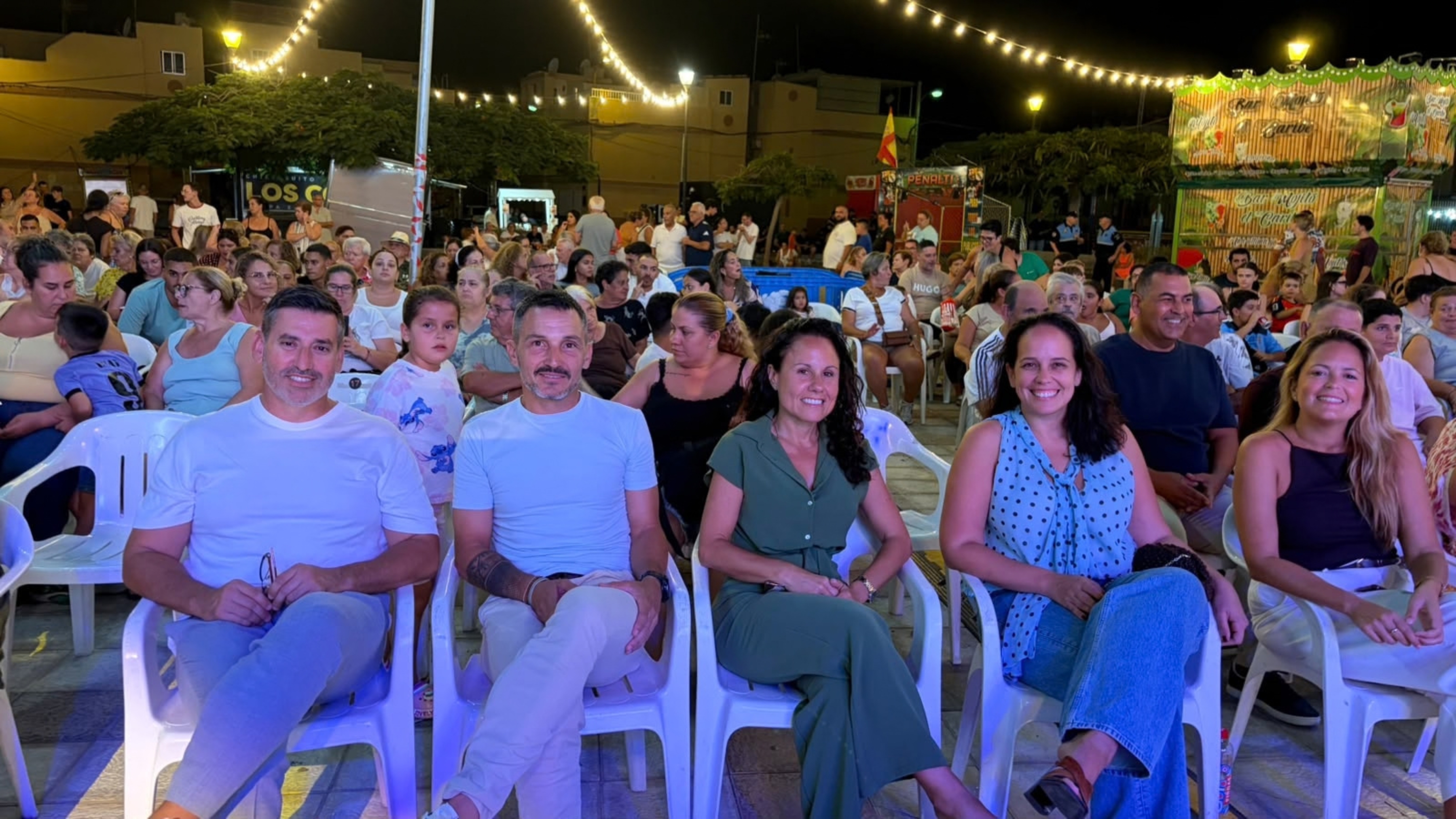 20260925_Autoridades junto al público asistente